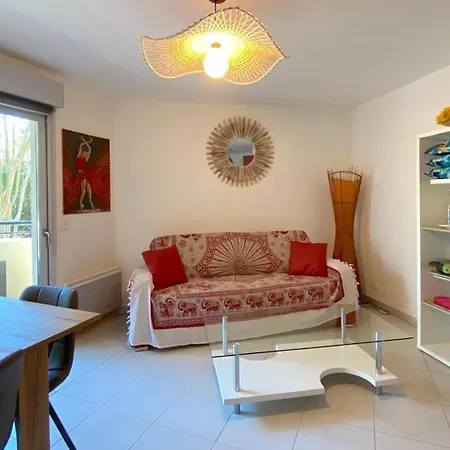 Le Familial, Piscine Plage Et Garage Villeneuve-Loubet Exterior photo