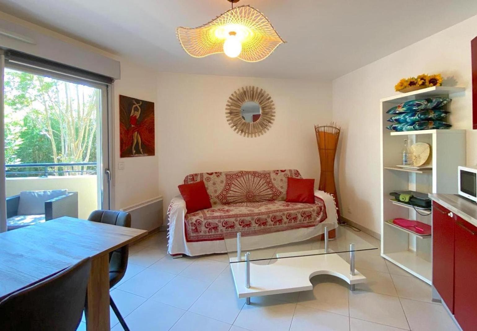 Le Familial, Piscine Et Garage Appartement