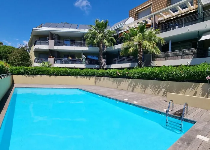Le Familial, Piscine Plage Et Garage