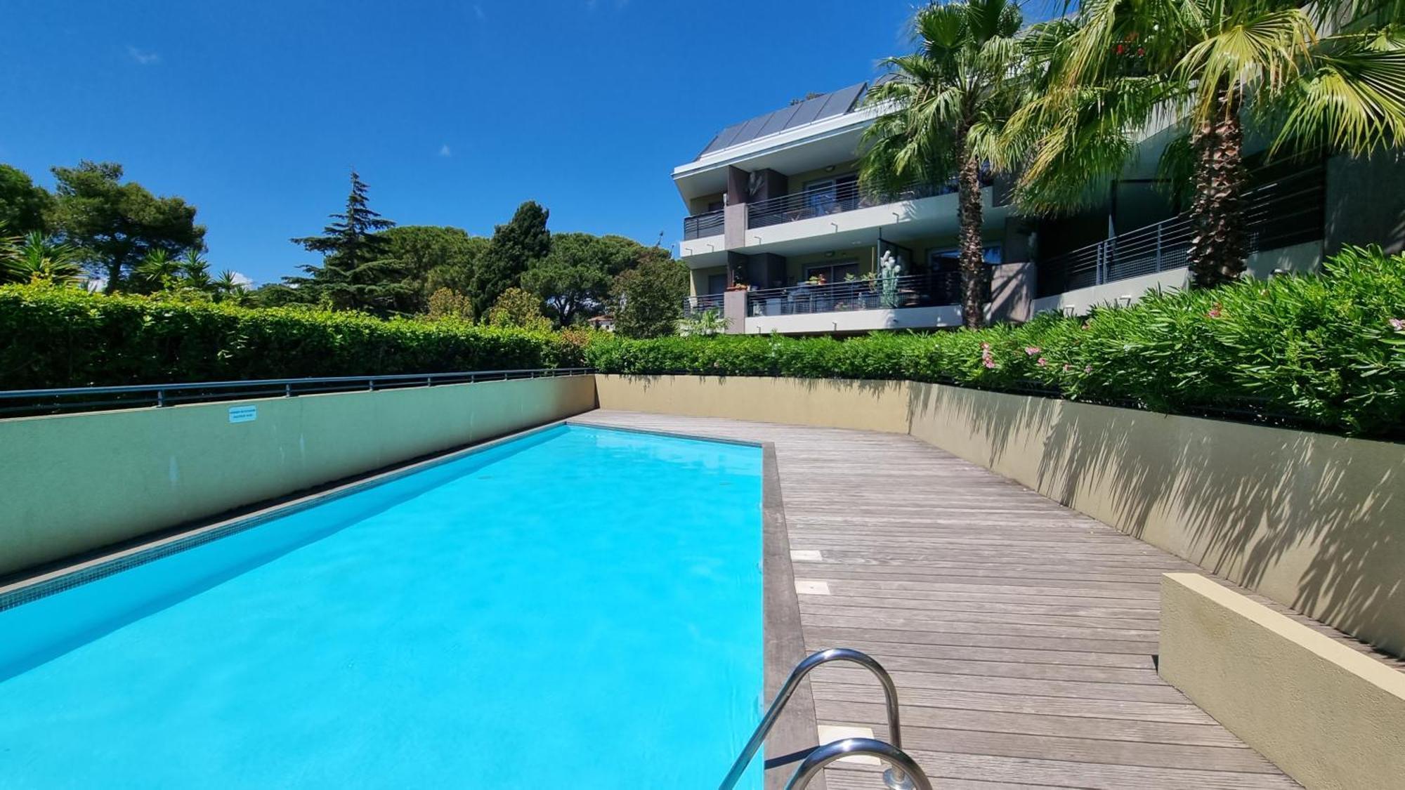 Le Familial, Piscine Et Garage * Villeneuve-Loubet
